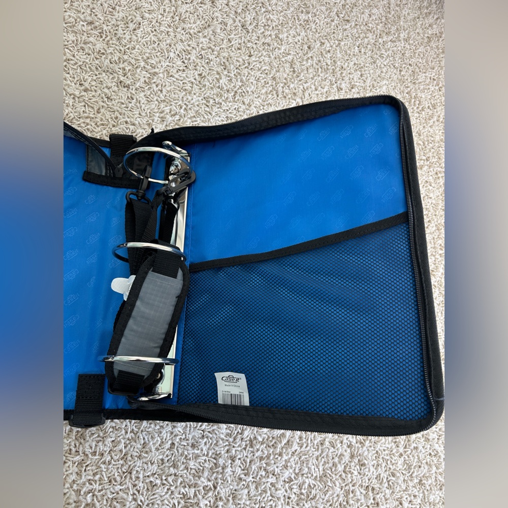 NWOT Case-It Blue Zipper Binder - Picture 12 of 14